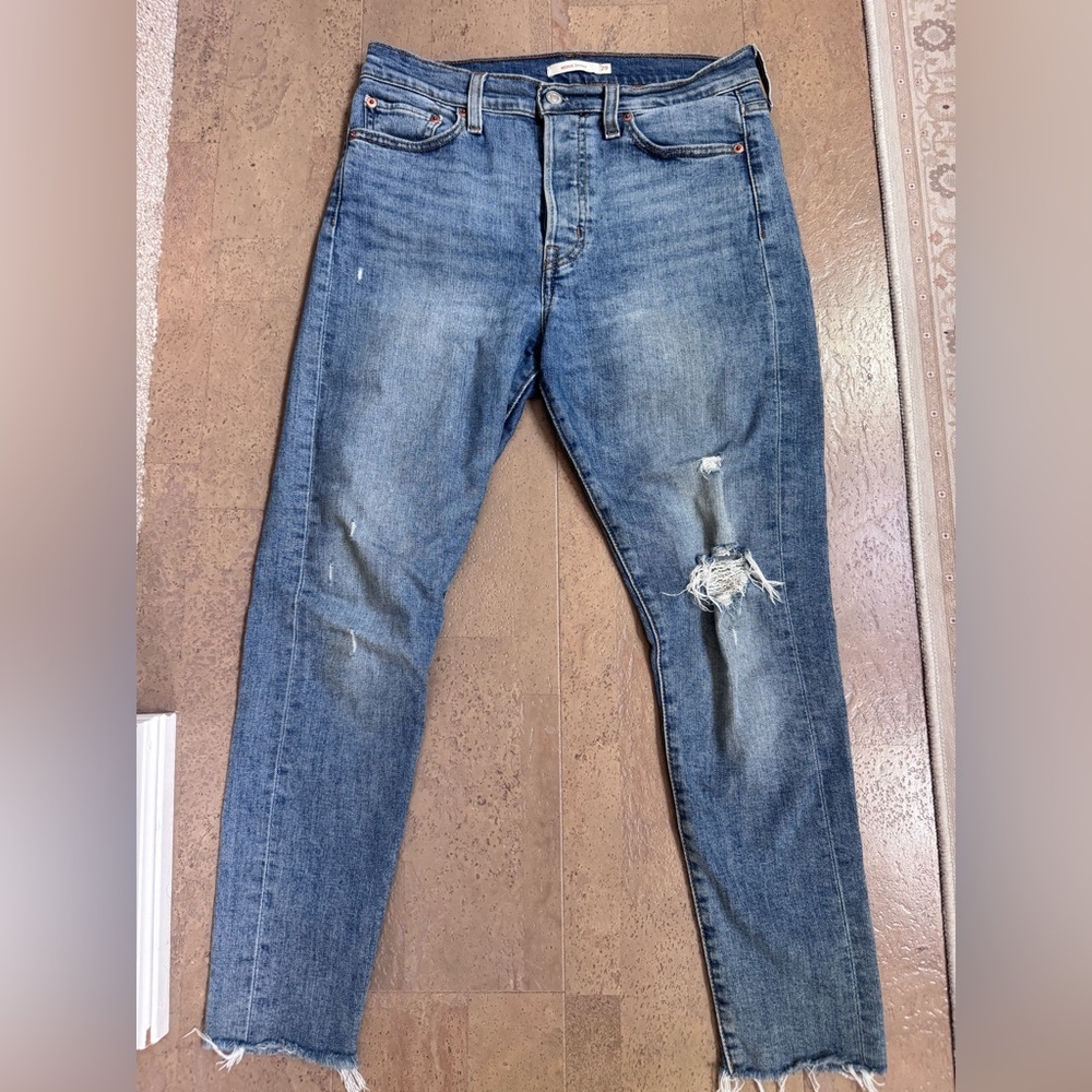 Women's Distressed Blue Cropped Jeans